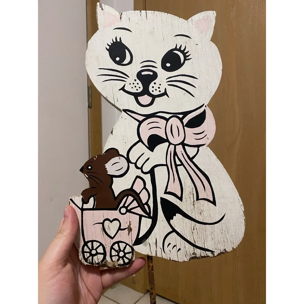 Hand painted Vintage Wooden Garden Stake White Cat With Mouse